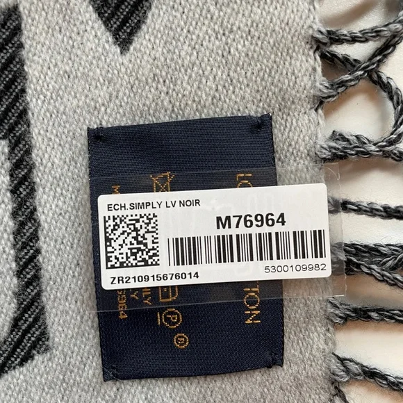 NEW & RARE Black Louis Vuitton Simply Scarf - original packaging